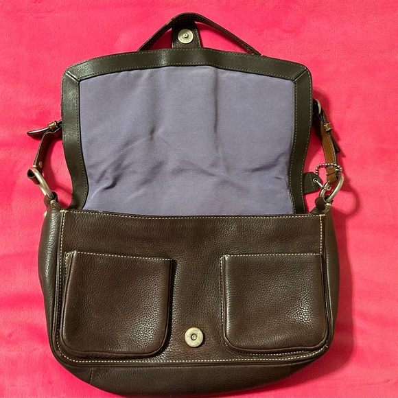 Vintage COACH leather shoulder bag- authentic, brown with silver hardware, clean - Picture 4 of 12